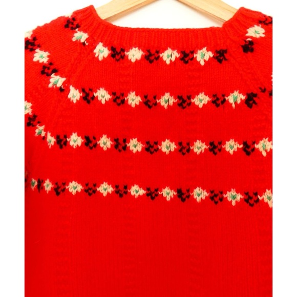 Vintage 1970s Red Floral Wool Knit Sweater - Picture 4 of 5